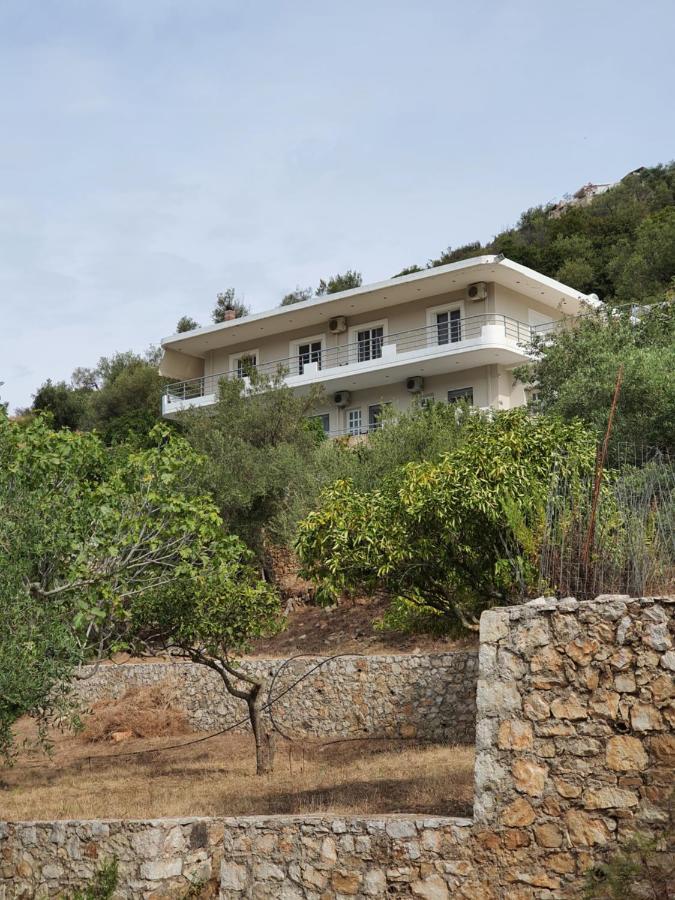 Bodini'S Rooms Himare Esterno foto