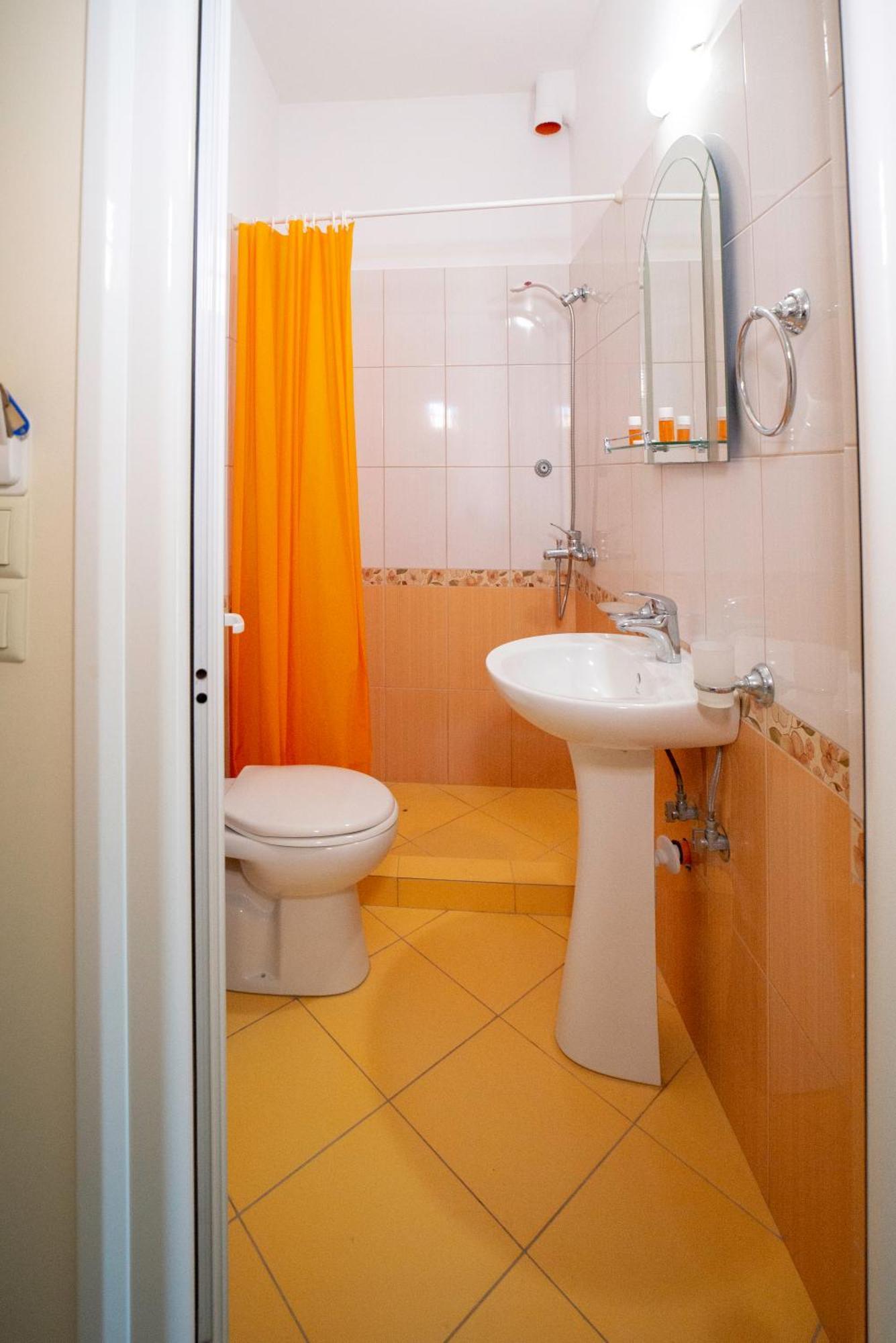 Bodini'S Rooms Himare Esterno foto