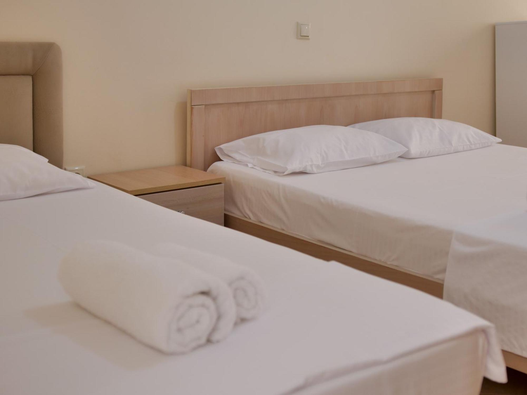 Bodini'S Rooms Himare Esterno foto