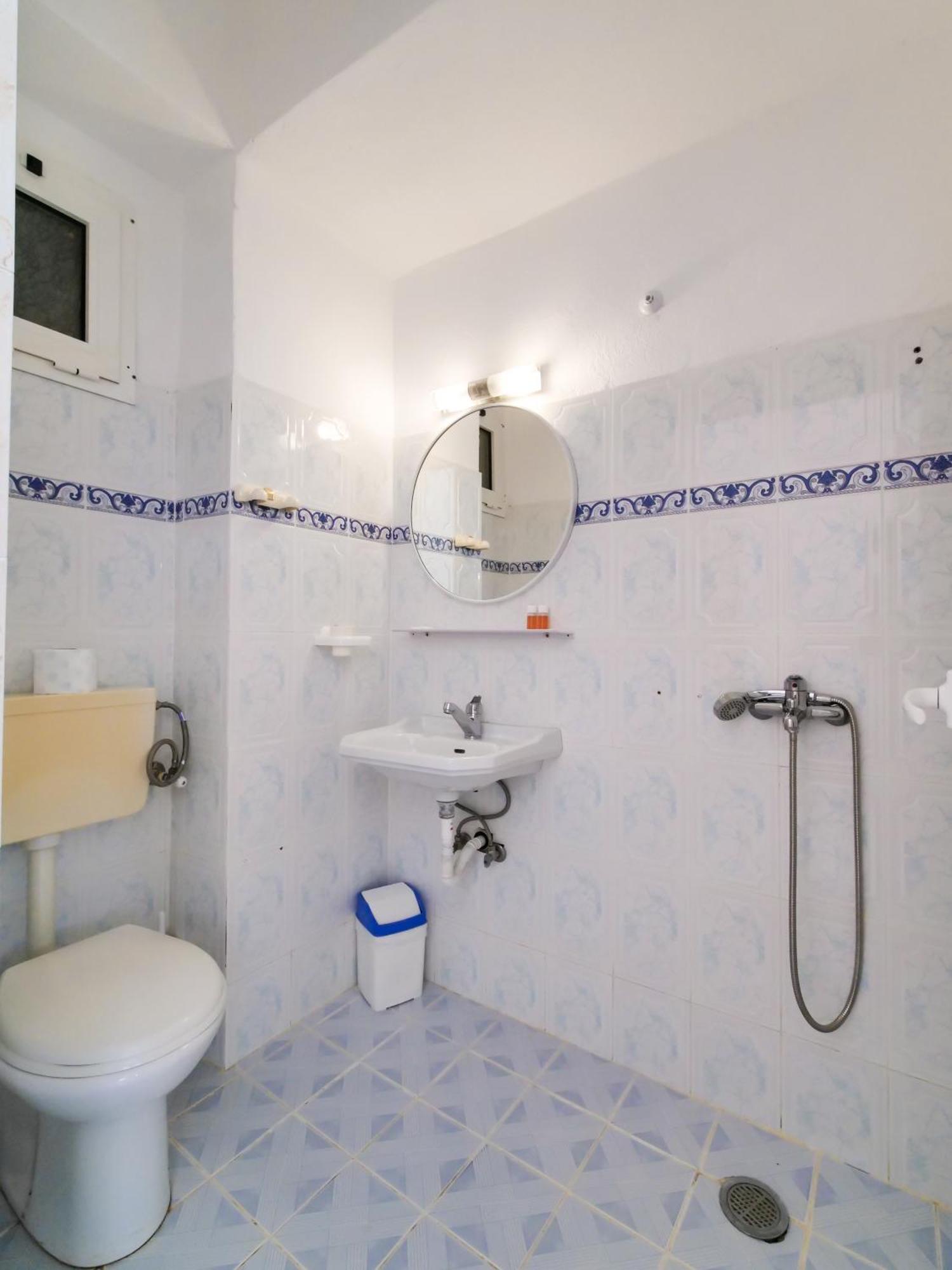 Bodini'S Rooms Himare Esterno foto